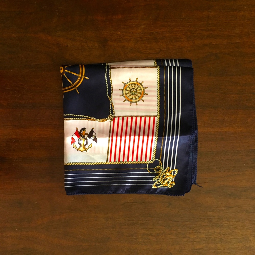 Scarf / handkerchief